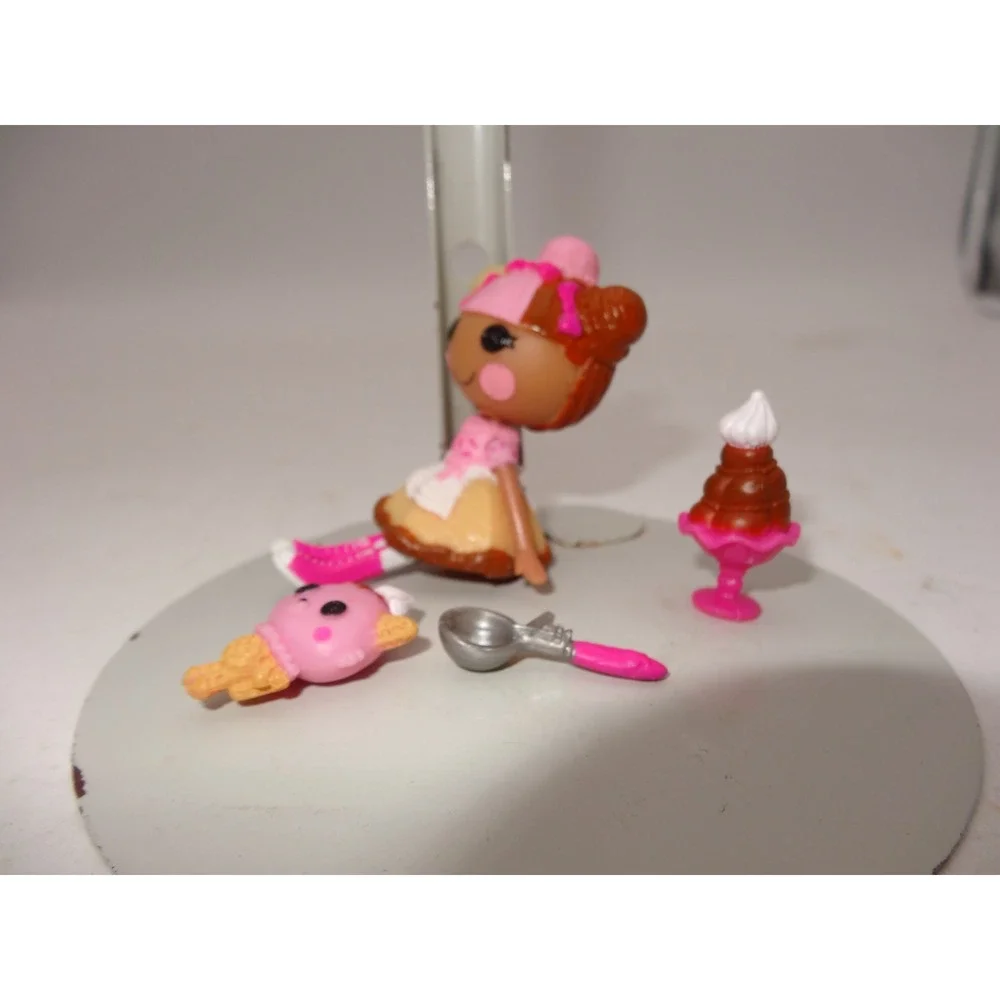 Lalaloopsy Mini Doll‎ Scoops Waffle Cone Set w/Pet & Accessories 2011 MGA